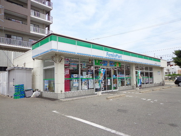 アルティアム水城　ファミリーマート下大利一丁目店（コンビニ）／519m　
