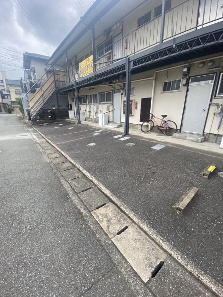 白川荘　駐車場　