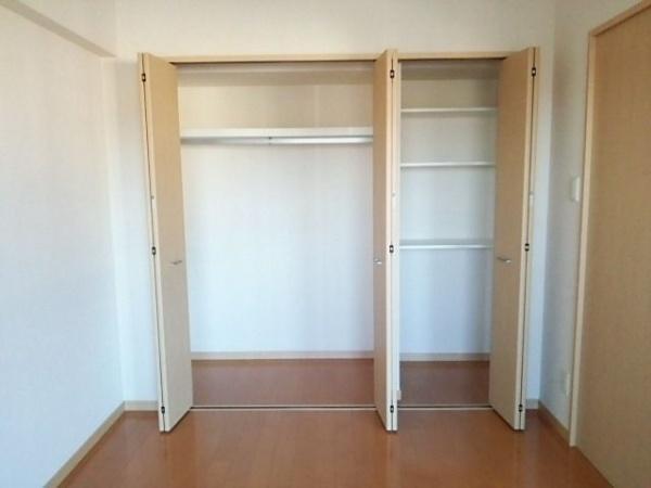 プレジール　収納　