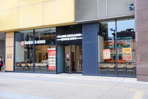 小倉D.C.TOWER　バーガーキングリバーウォーク北九州店（飲食店）／453m　