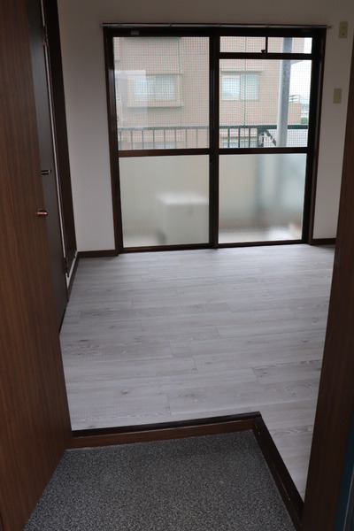 コスモハイツ中央　玄関　