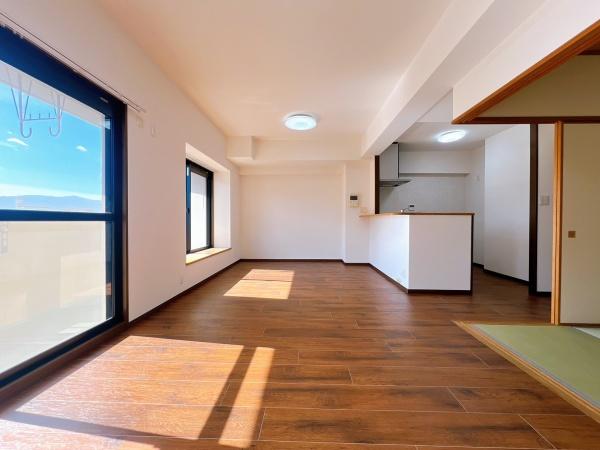 ダイアパレスパークサイド春日　リビング　