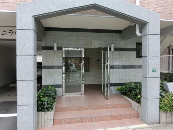 エトランゼ五番館　エントランス　