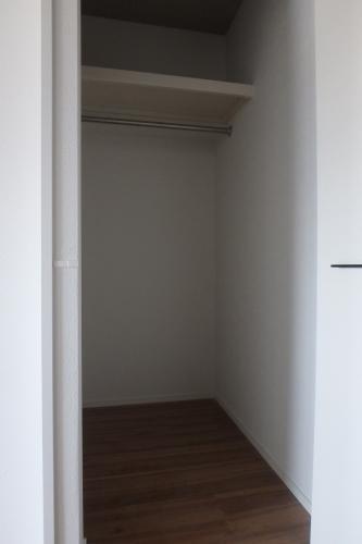 ノイエス　ラント　収納　