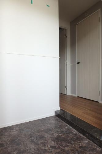 ノイエス　ラント　玄関　